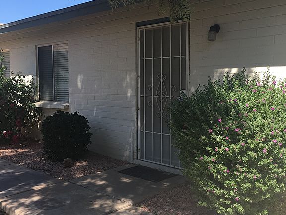 3rd image of 915 W Malibu Dr