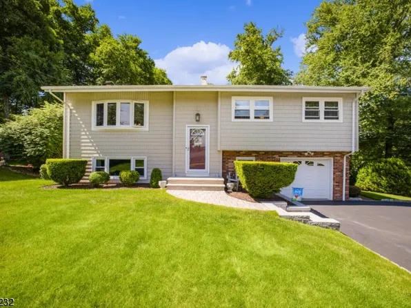 17 Dean Ave, Butler Boro, NJ 07405