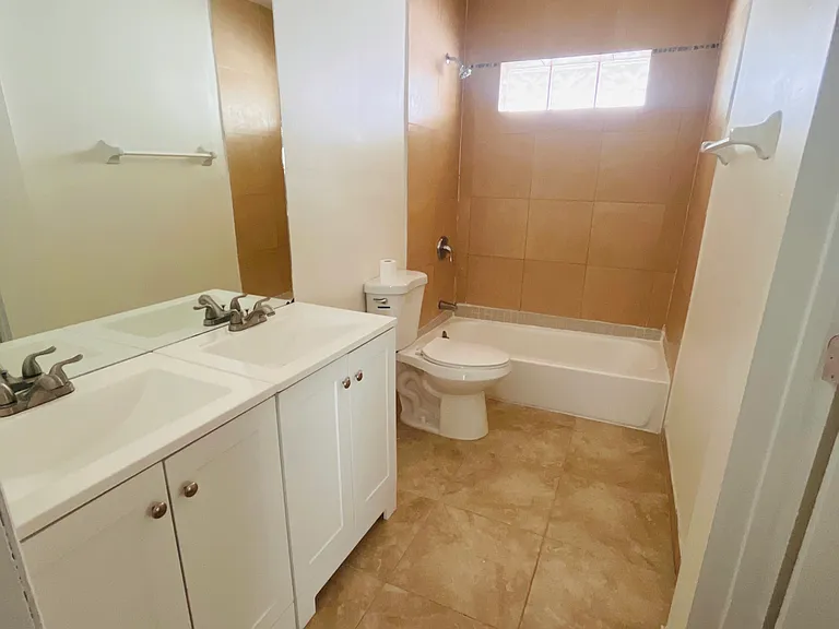 2019 Bay Dr #3 — Photo 6