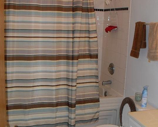 4th image of 1938 W Diversey Pkwy #1W