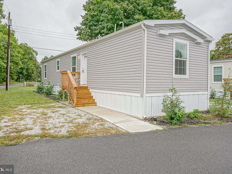 1st image of 112 Moss Ln