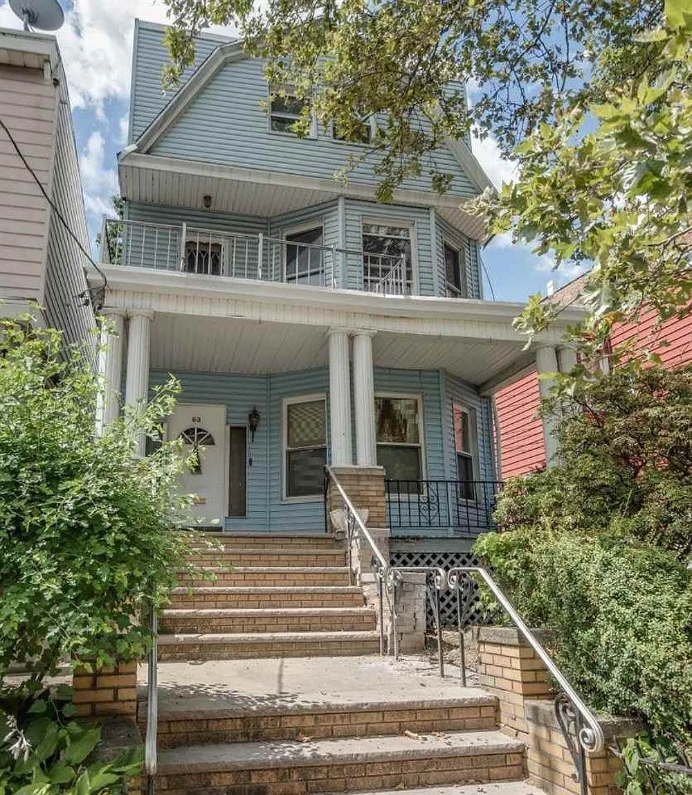 4 bed, 2.0 bath, $3,800 — Photo 1