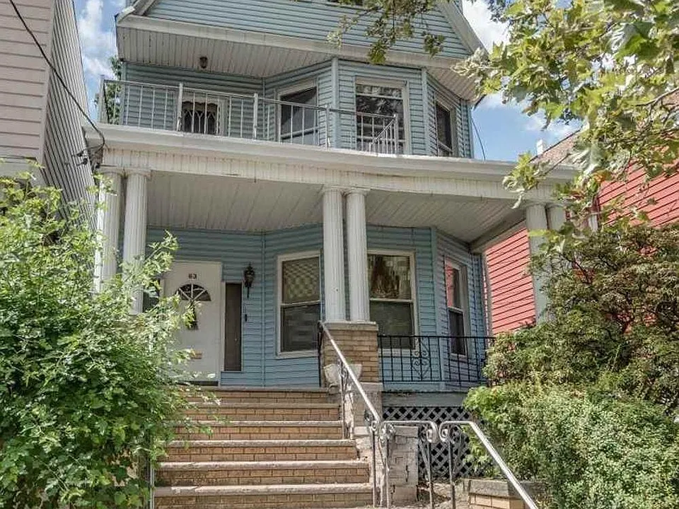 63 Gautier Ave #2