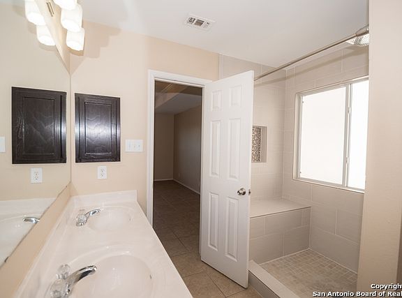 5th image of 6011 Valparaiso Way