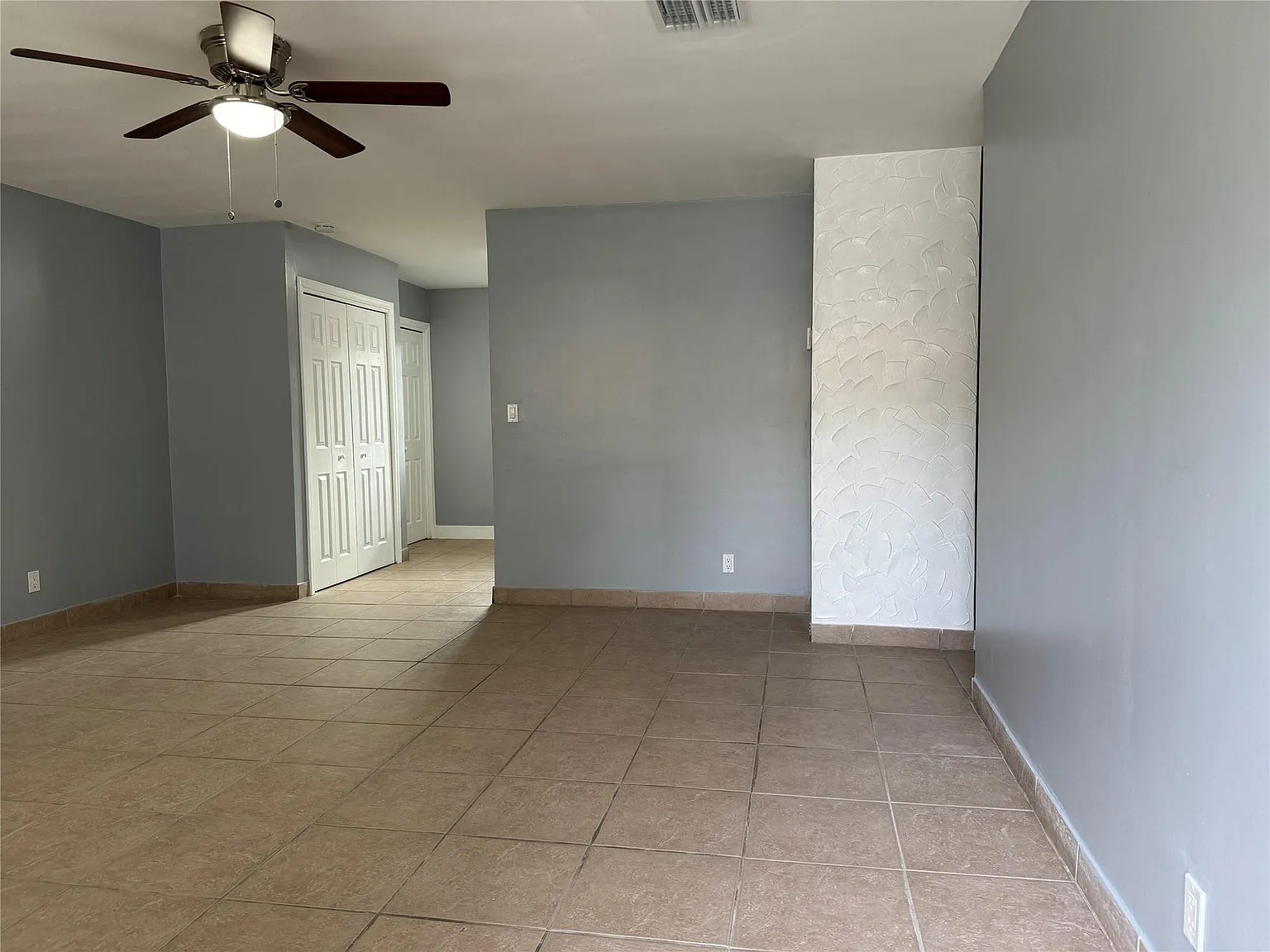 2 bed, 1.0 bath, 1820 sqft, $1,950 — Photo 2