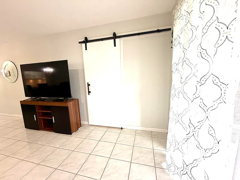 232 Lake Meryl Dr — Photo 18