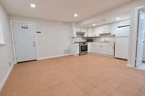 9 Thorne St #G Photo 1