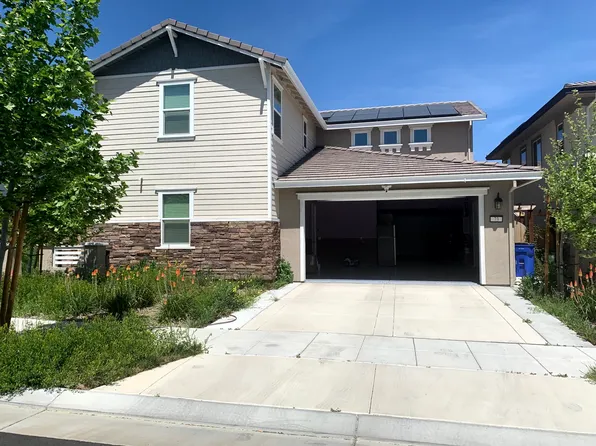 73 E Cataldi Ave, Mountain House, CA 95391