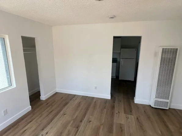 2443 S 10th St, Fresno, CA