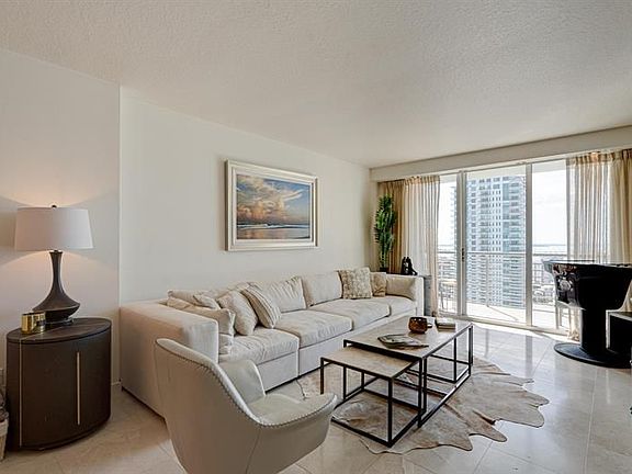 5th image of 325 Biscayne Blvd #3315