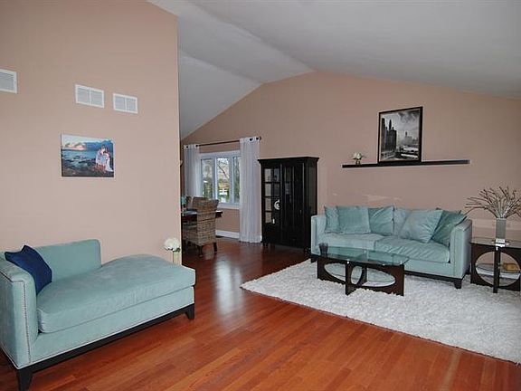 4th image of 15405 Pinto St