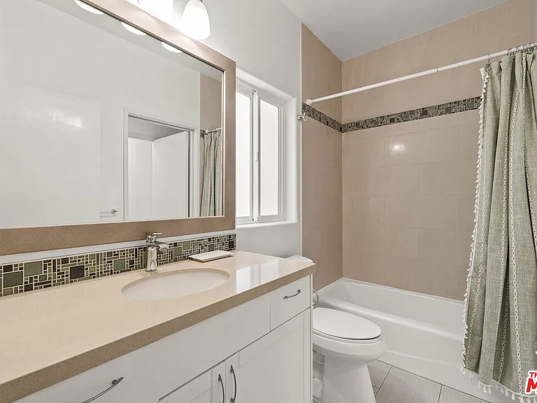 123 Galleon St #B — Photo 18