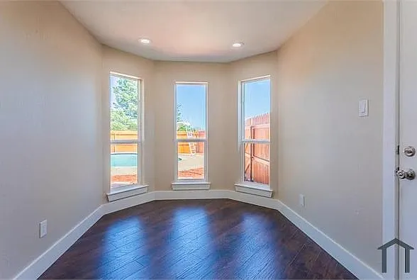 5202 Vagas Dr — Photo 11