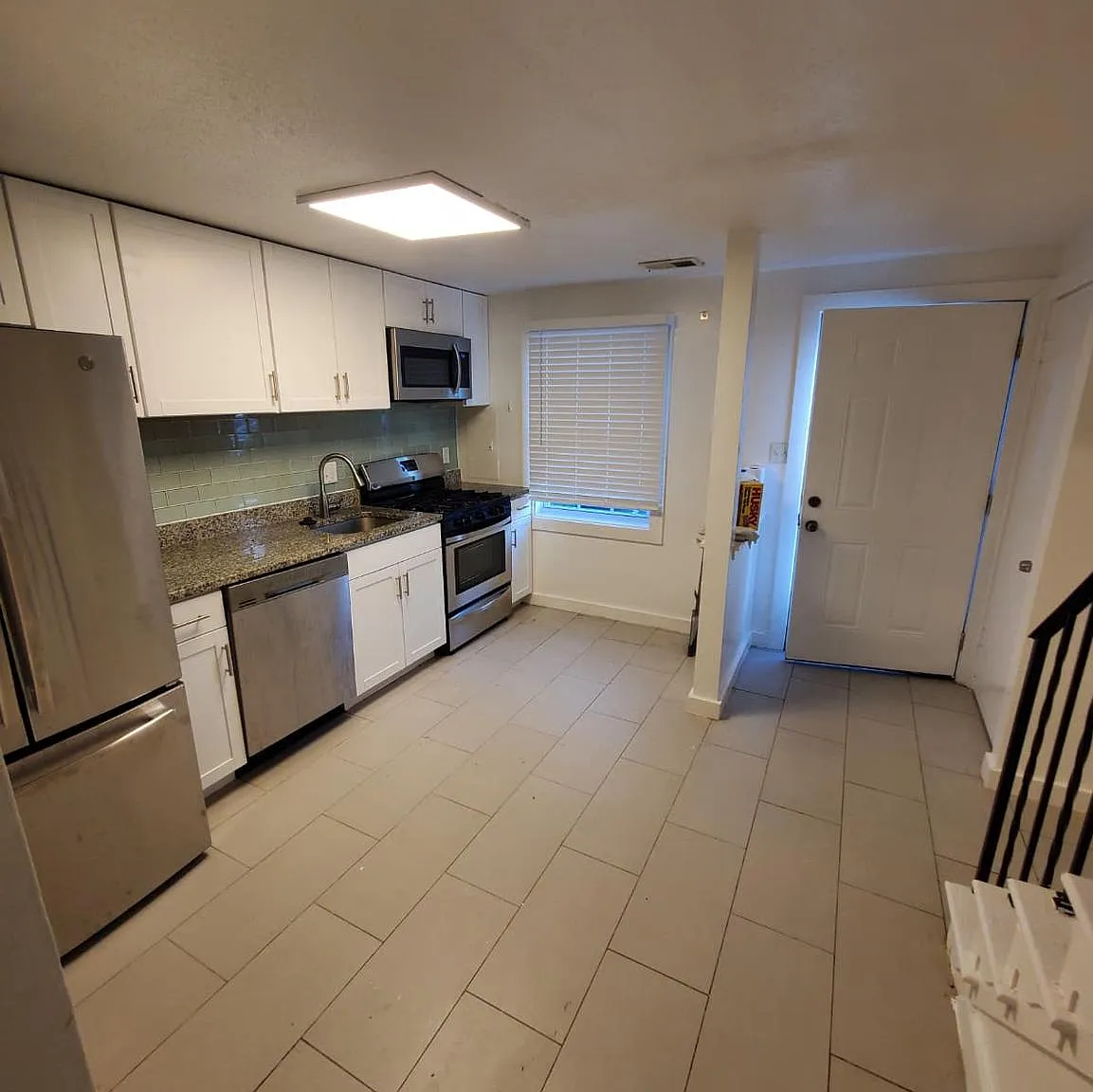 1 bed, 818 sqft, $1,850 — Photo 4