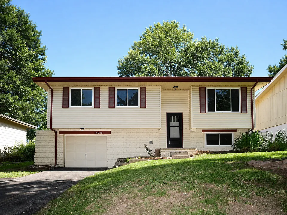 14028 Madison Cir