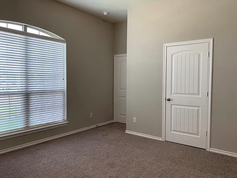 1925 Green Terrace Dr — Photo 21
