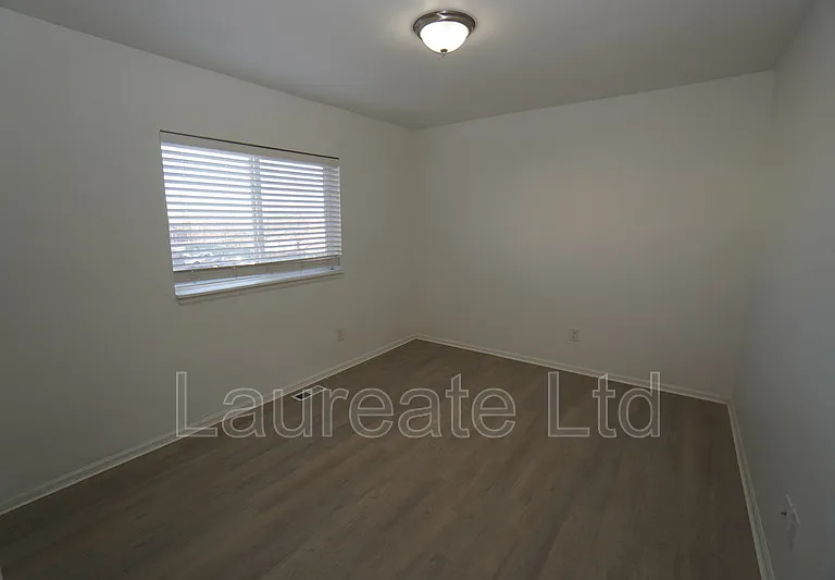 2995 W Yale Ave — Photo 8