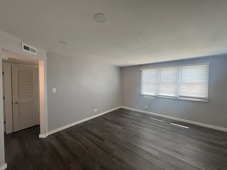 8046 Kilpatrick Ave #204 — Photo 4