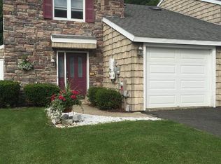 17 A Woodcliffe Dr, Clifton Park, NY 12065
