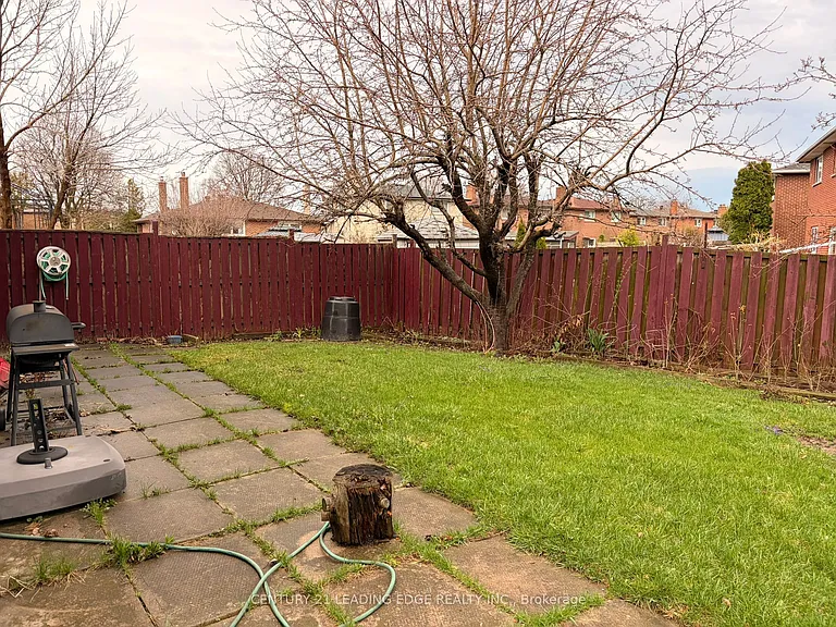 127 Risebrough Circuit — Photo 27