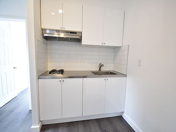 5th image of 30 Mulberry St #602