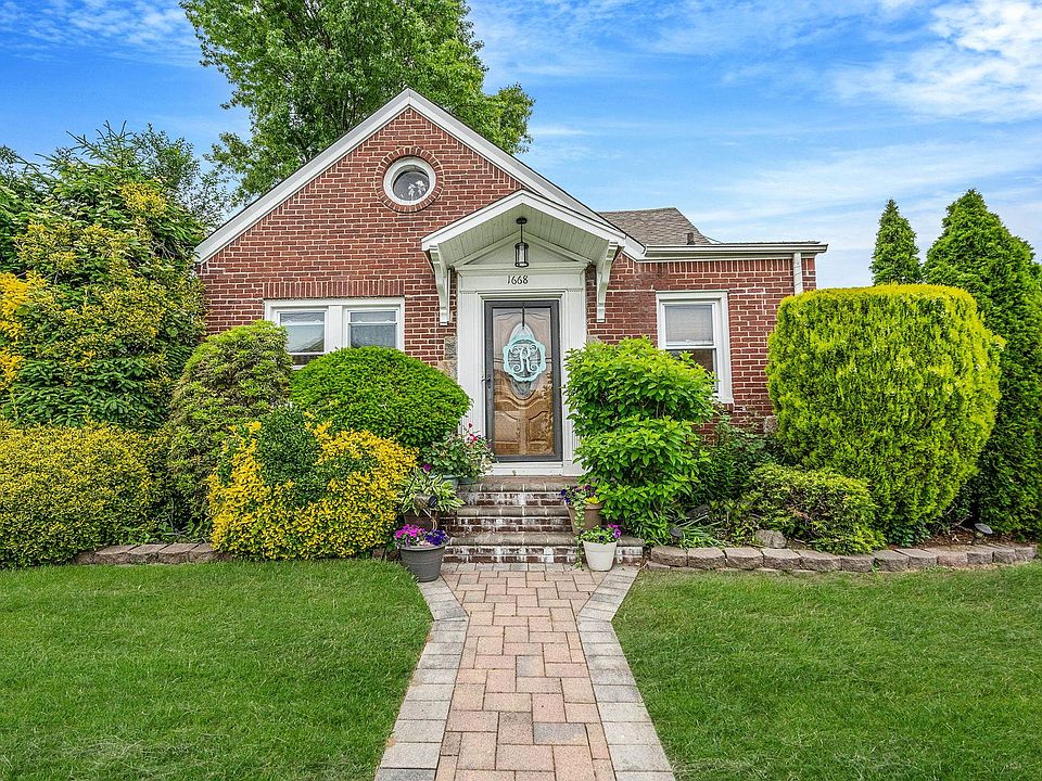 1st image of 1668 Atherton Avenue