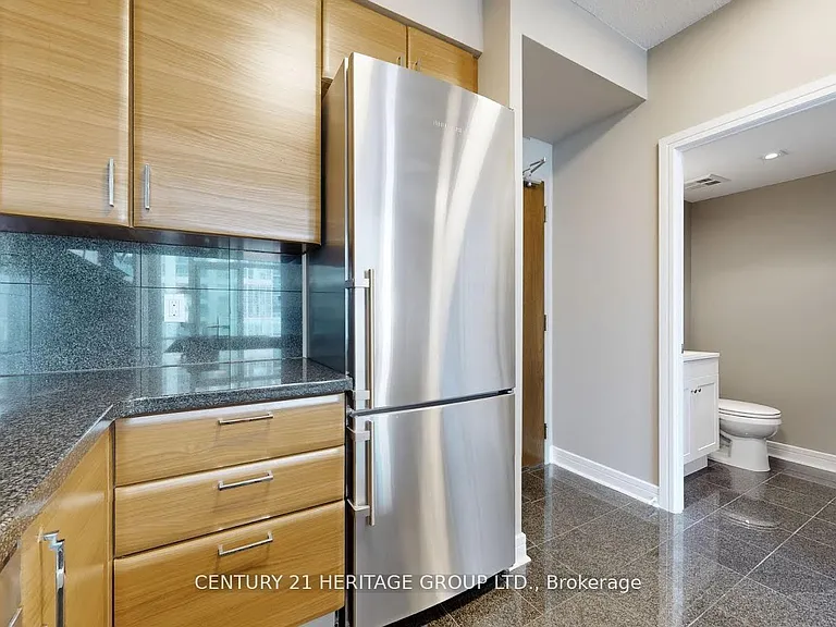 1 Avondale Ave #910 — Photo 7