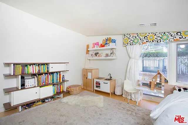 7561 Lolina Ln — Photo 25