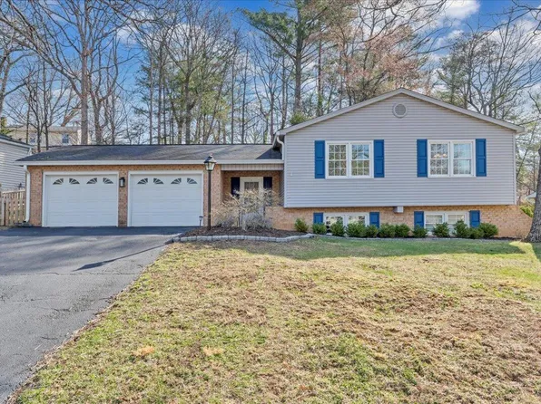 5824 Penguin Dr, Roanoke, VA 24018