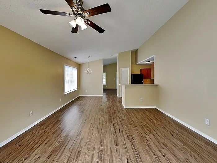 3059 Champion Ln SW — Photo 3