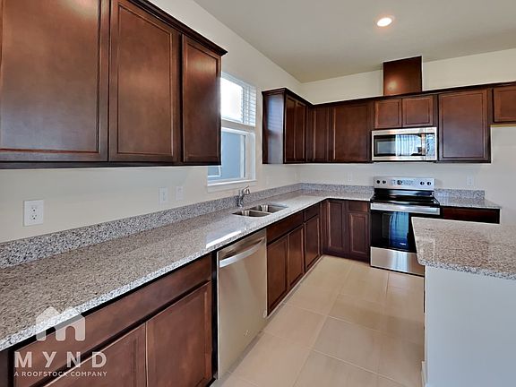 4th image of 2742 Serenity Garden Dr