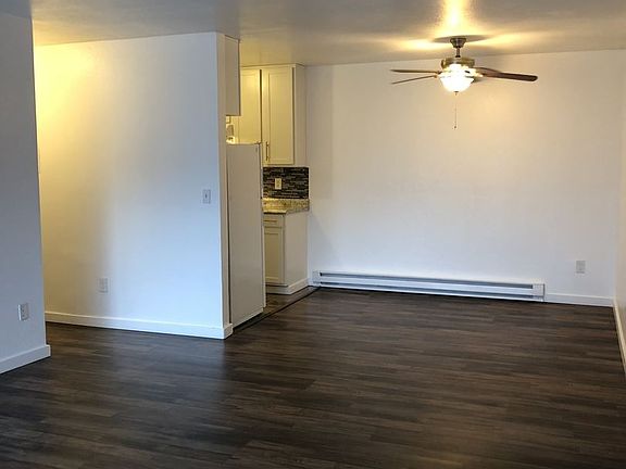 5th image of 421 Bellevue Ave E APT 204