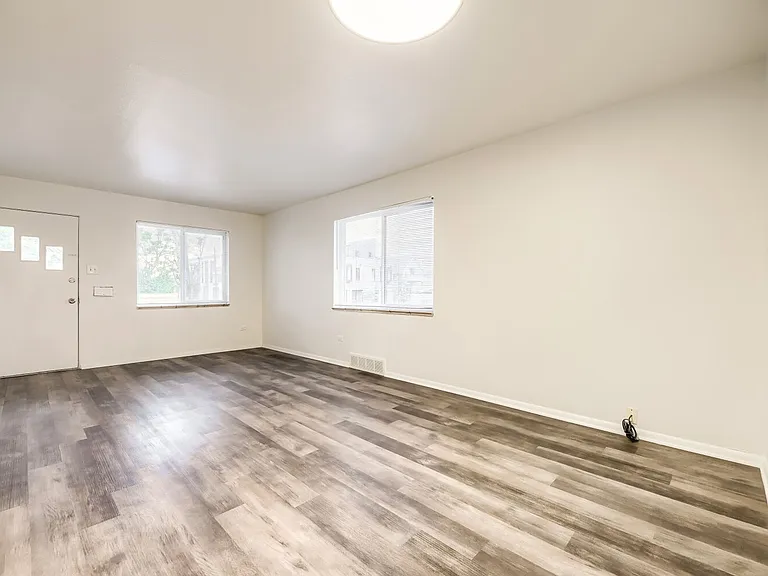 2202 S Cherokee St — Photo 14
