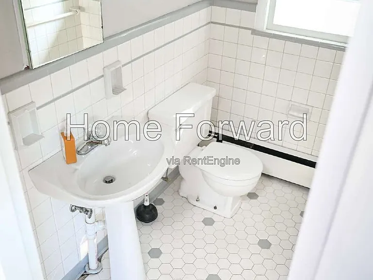 517 N 3rd St — Photo 21