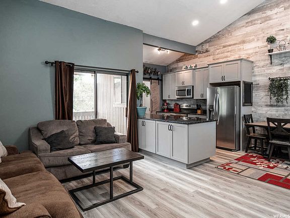 4th image of 9126 S Jefferson Pl #17