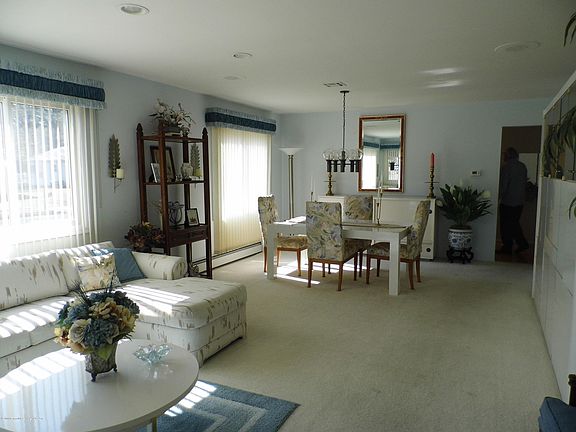 3rd image of 1 Villa Bella Ct
