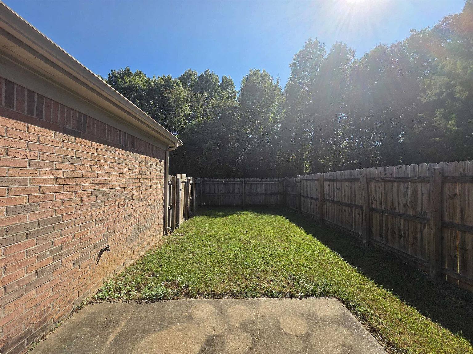 3 bed, 2.0 bath, 1250 sqft, $1,595 — Photo 2