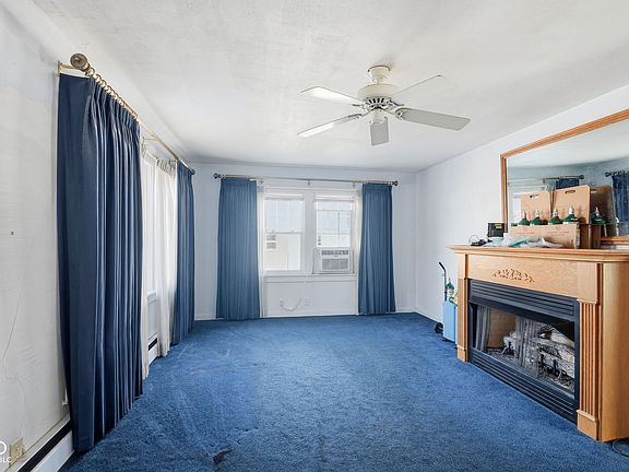 3rd image of 1921 W 9th St