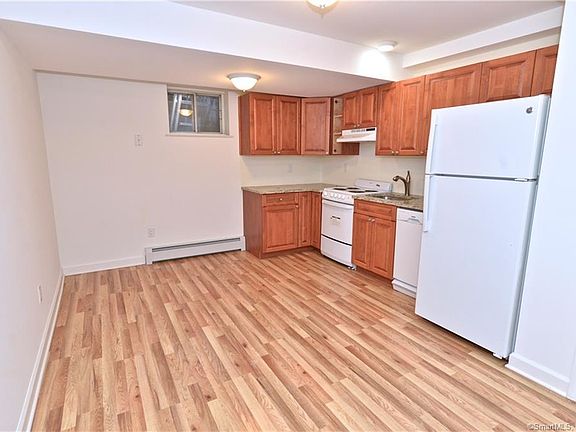 3rd image of 1846 Summer St