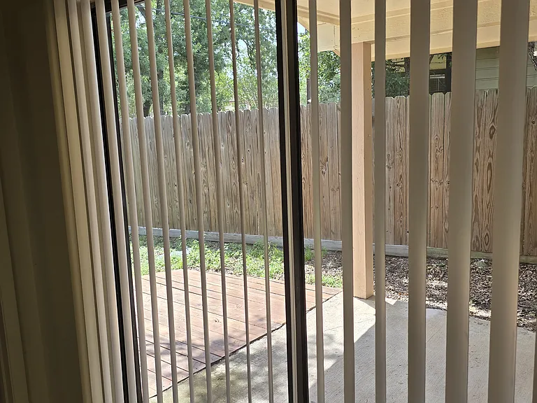 2904 Forest Bnd #1 — Photo 31