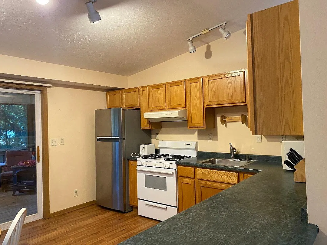 3 bed, 1500 sqft, $2,500 — Photo 2