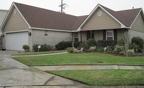 1st image of 101 Firethorn Dr