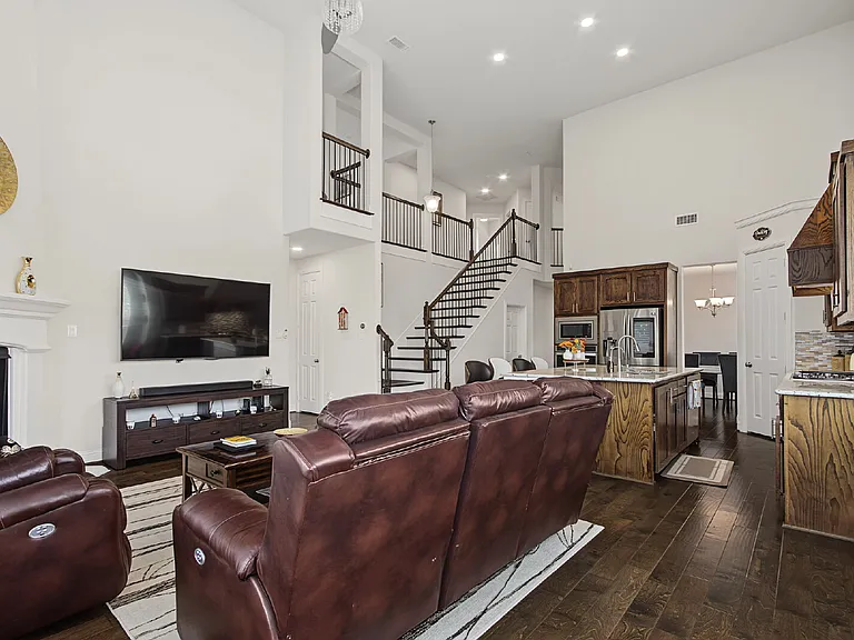 8701 Fairway Ln — Photo 5