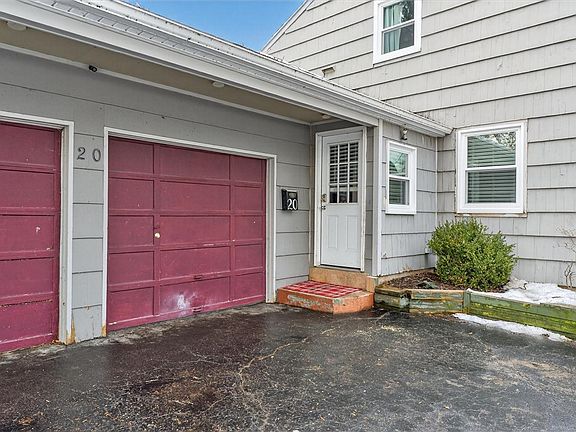 3rd image of 20 Michelle Dr