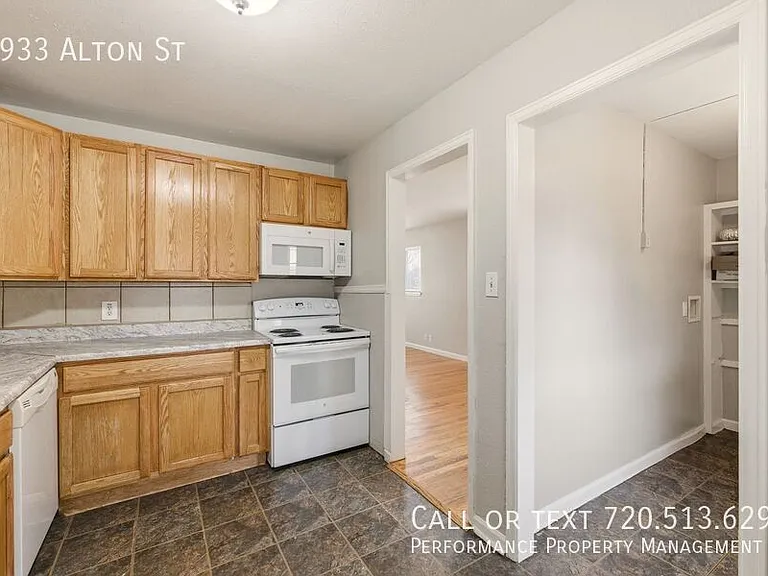 1933 Alton St — Photo 8