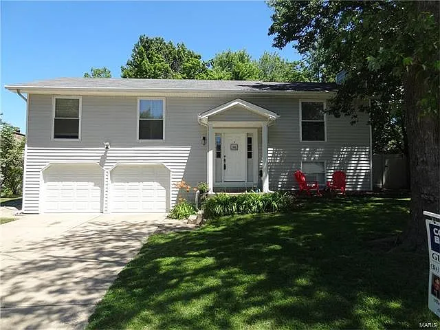4 Lynn Dr photo 1