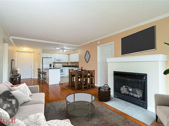 3rd image of 31 Greenridge Ave APT 3L