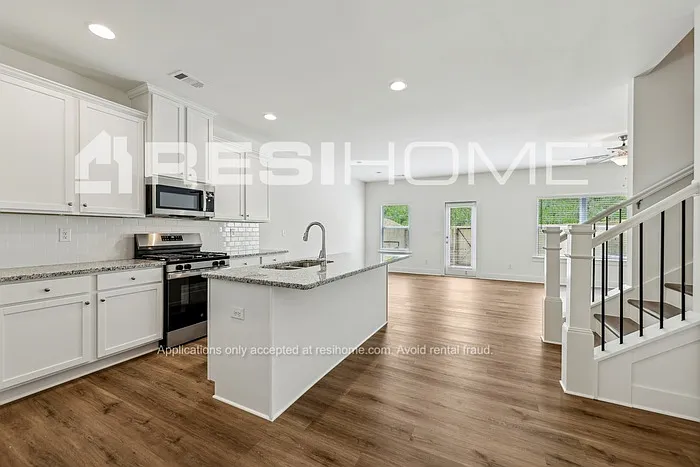 3 bed, 2.5 bath, 1752 sqft, $2,199 — Photo 4