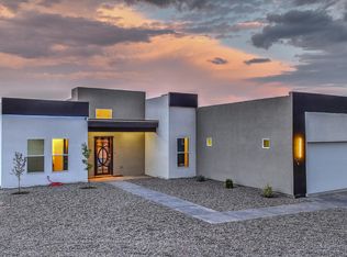616 8th St NE, Rio Rancho, NM 87124