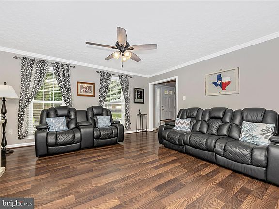 3rd image of 10656 Finn Dr